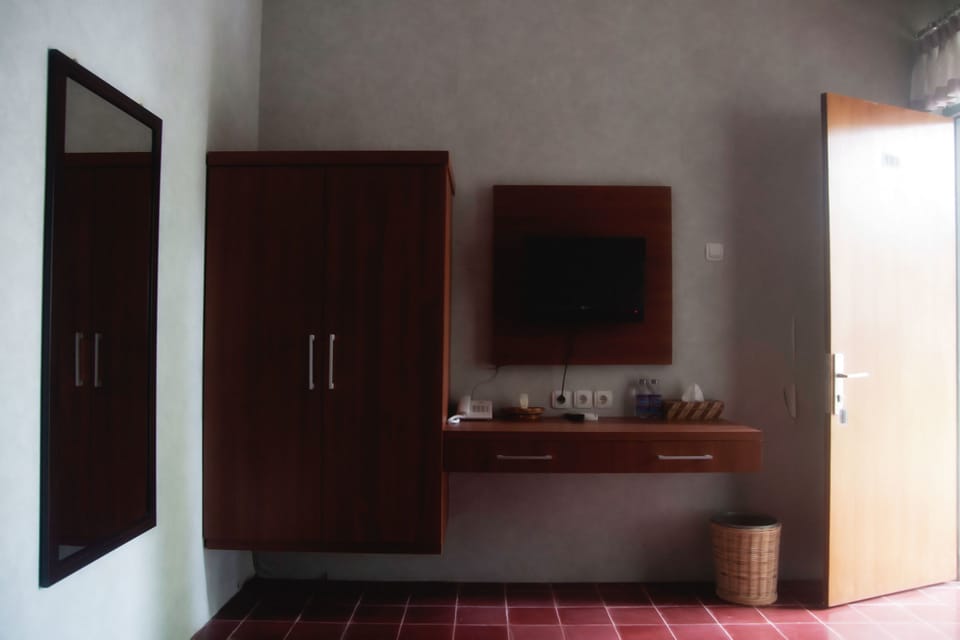 Standard Double Room | Desk, rollaway beds (surcharge), WiFi (free), bed sheets