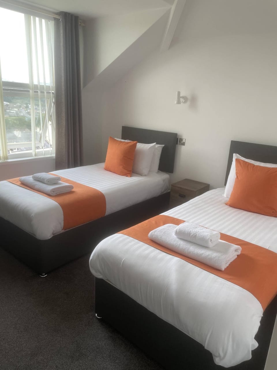 Executive Twin Room, Ensuite | Premium bedding, laptop workspace, iron/ironing board, free WiFi