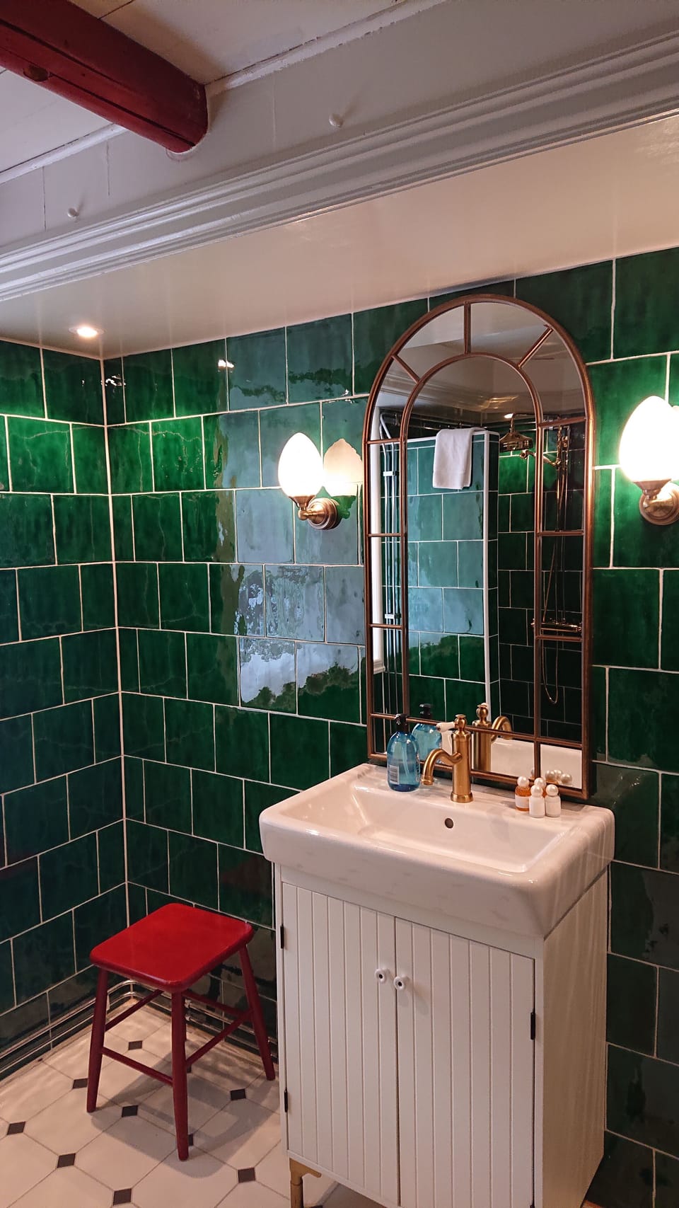 Premium Room | Bathroom | Shower, deep soaking tub, free toiletries, towels