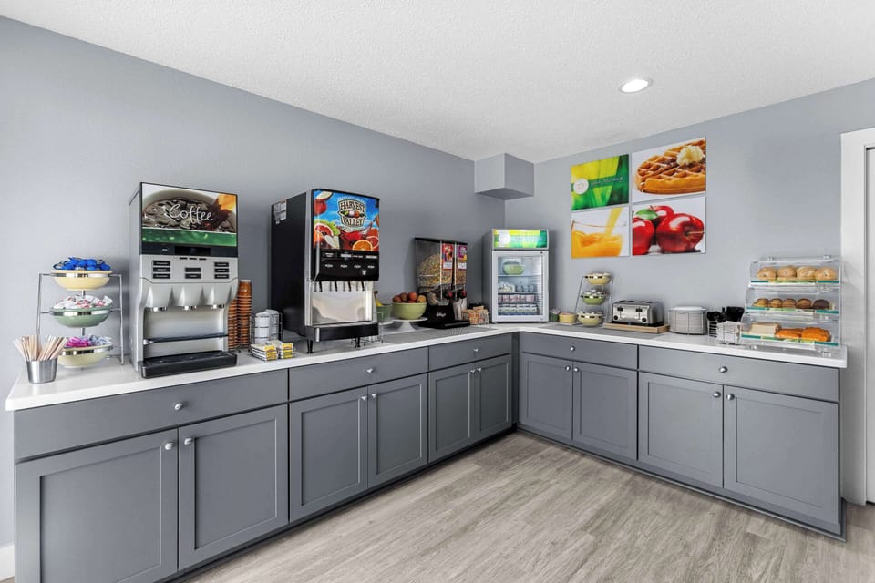 Quality Inn Lakefront Hotel in Saint Ignace