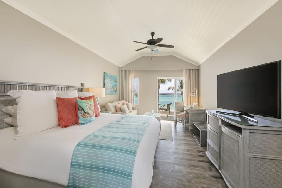 Classic Room, Ocean View | Premium bedding, in-room safe, desk, blackout drapes