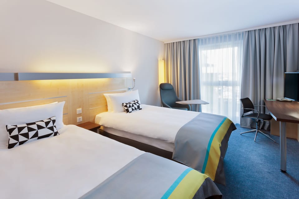 Standard Room, 2 Twin Beds | Desk, laptop workspace, blackout drapes, soundproofing