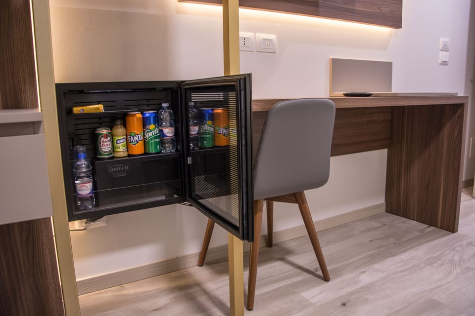 Superior Room, 1 King Bed, Ensuite | Minibar
