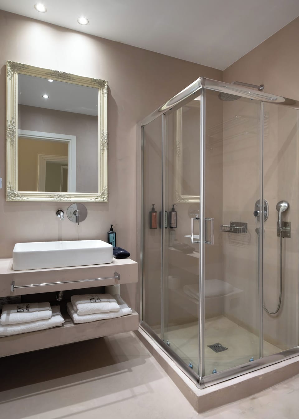 Deluxe Suite | Premium bedding, minibar, in-room safe, desk