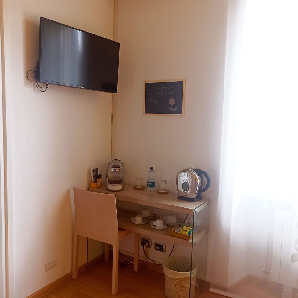 Down comforters, minibar, in-room safe, desk