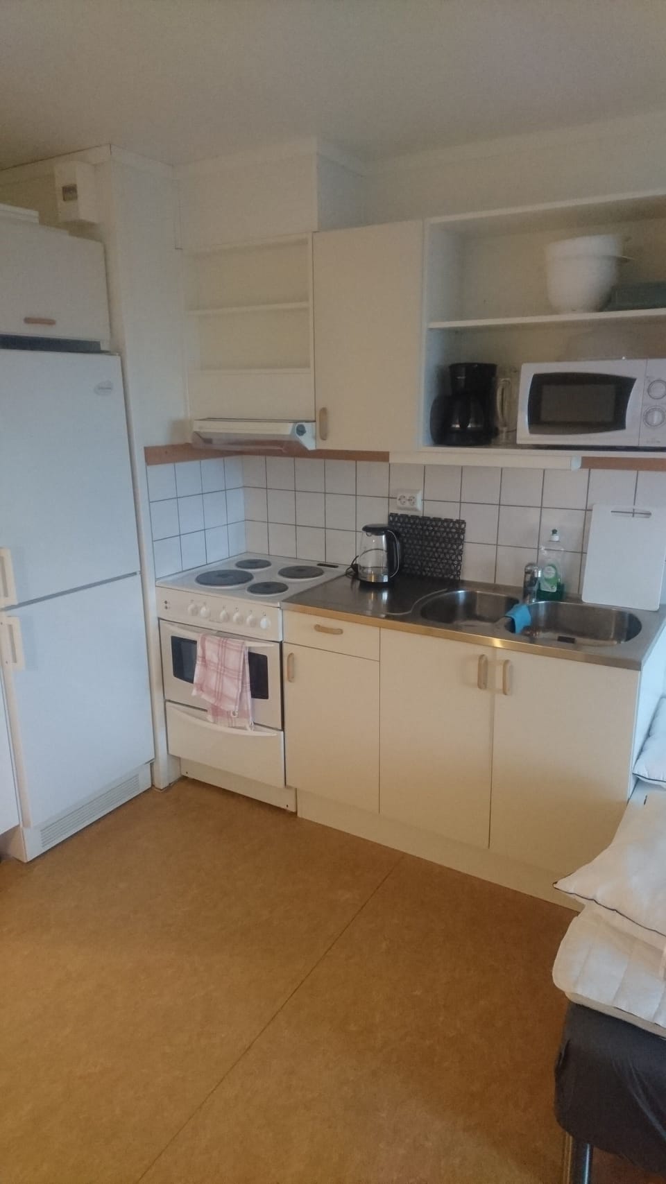 Studio | Private kitchen | Shared fridge, shared microwave