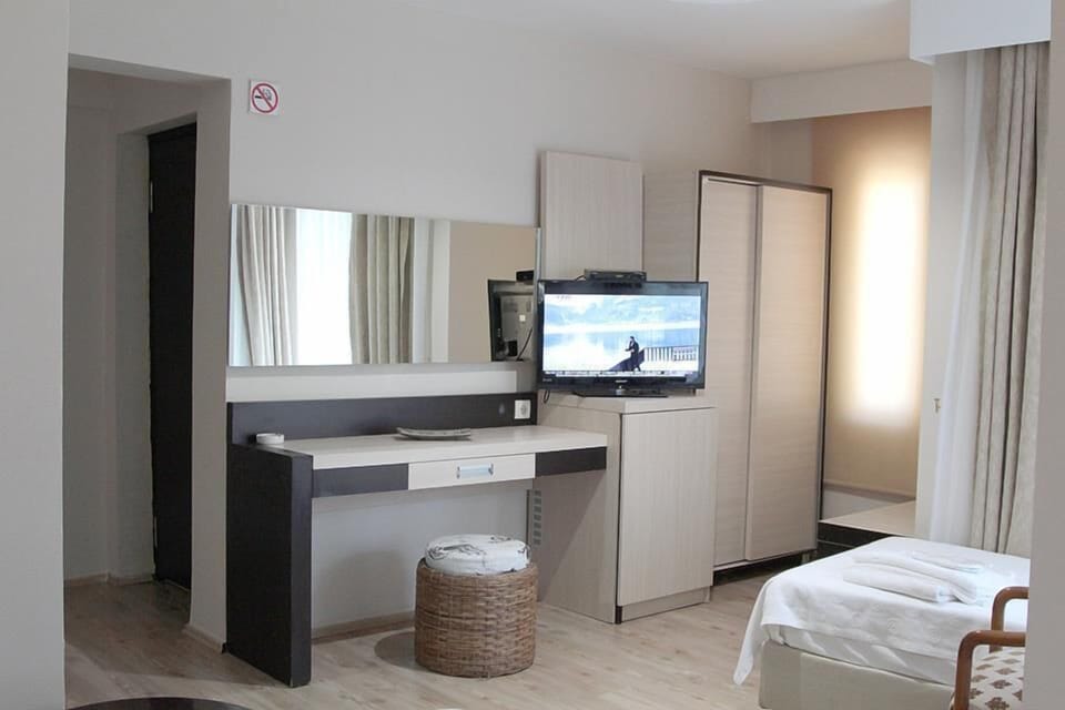 Minibar, in-room safe, desk, soundproofing
