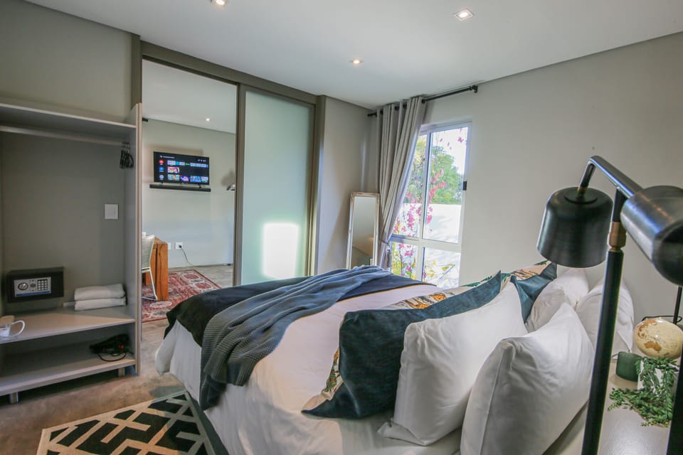 Family Apartment, 2 Bedrooms, Kitchenette, Garden View | Safe