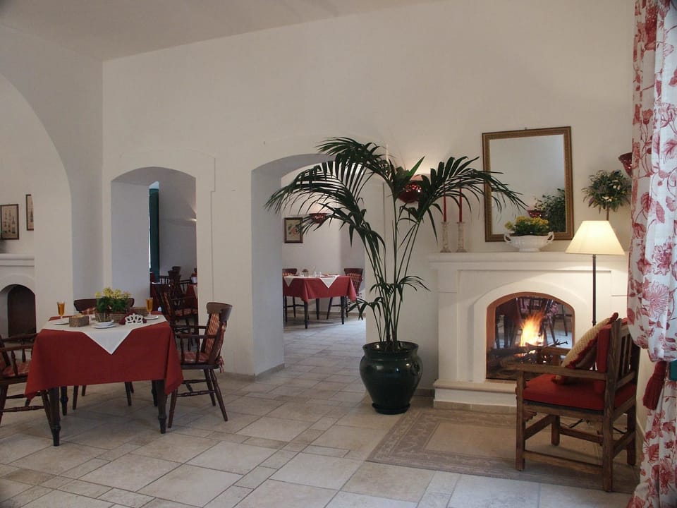 Breakfast, lunch, dinner served; local cuisine 