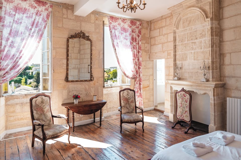 Double Room (Roy) | Premium bedding, individually decorated, individually furnished