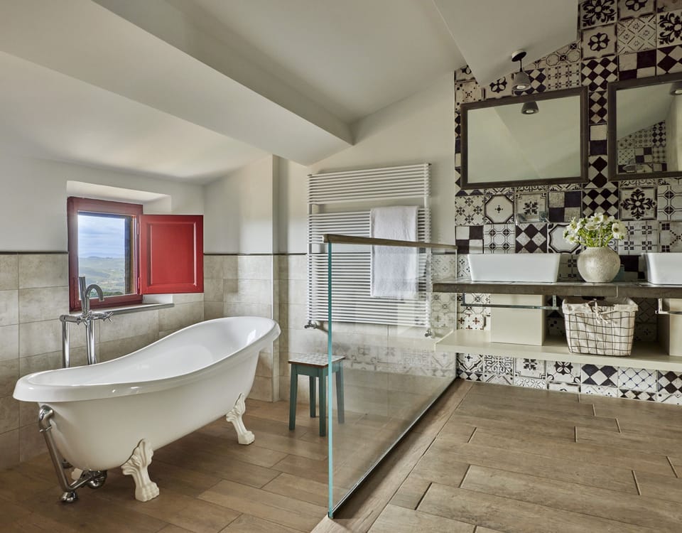 Suite (Borgo Caterina Suite) | Bathroom | Rainfall showerhead, free toiletries, hair dryer, slippers