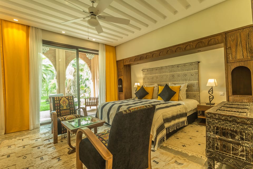 Deluxe Suite, Terrace | Premium bedding, blackout drapes, soundproofing