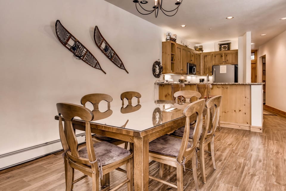 Townhome, 3 Bedrooms | Dining