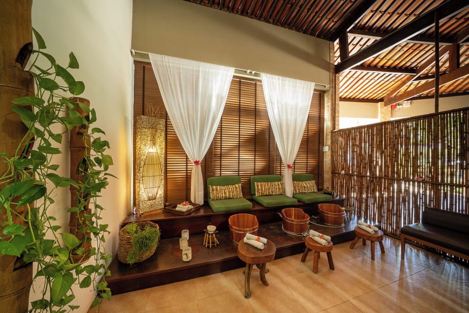 Sauna, hot tub, body treatments, hydrotherapy, body scrubs