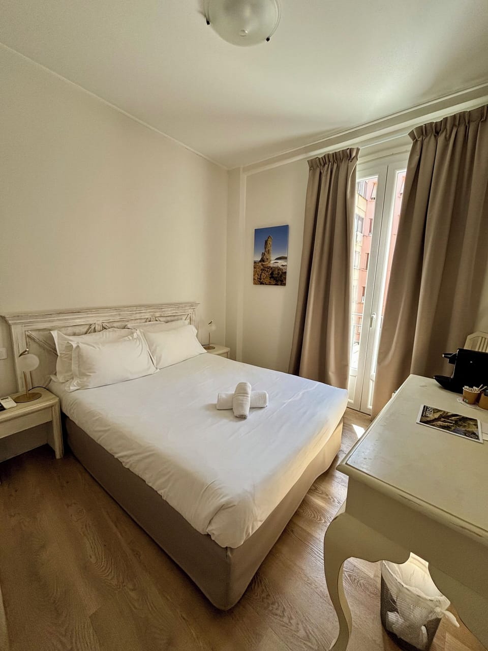 Economy Double Room | 1 bedroom, premium bedding, desk, blackout drapes