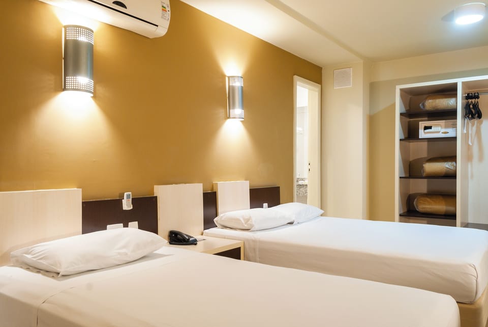 Standard Room (Familia) | Desk, free WiFi, bed sheets