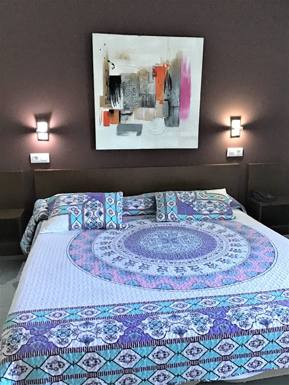 Single Room | Premium bedding, desk, free WiFi, bed sheets