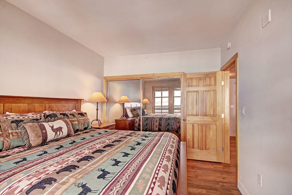 Condo, 1 Bedroom | 1 bedroom, laptop workspace, iron/ironing board, free WiFi