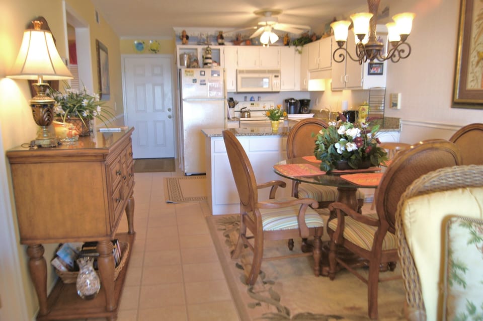 Condo, 2 Bedrooms | Private kitchen | Fridge, oven, coffee/tea maker, toaster