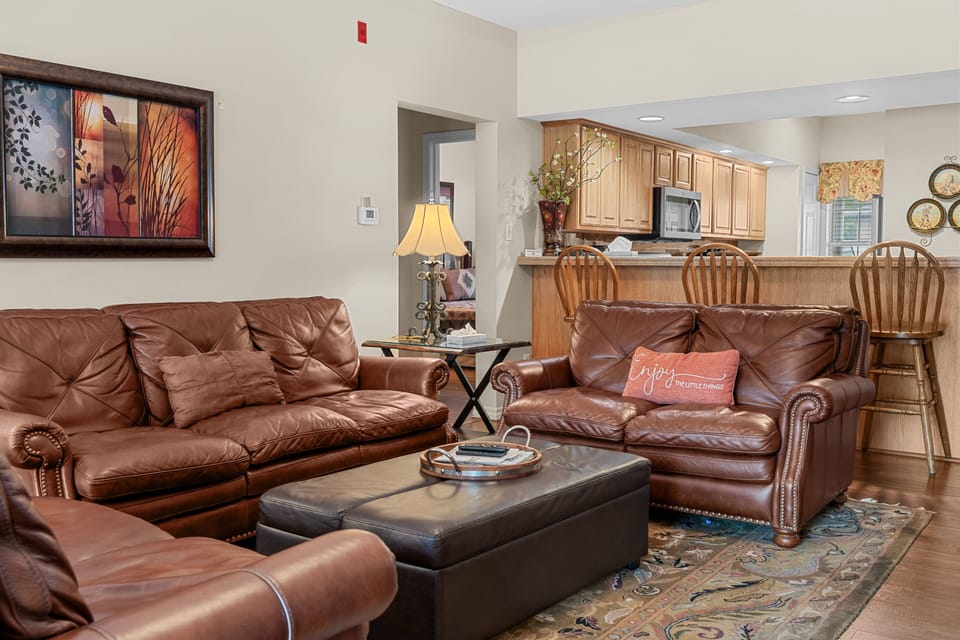 Condo, 4 Bedrooms | Living area | Smart TV, DVD player