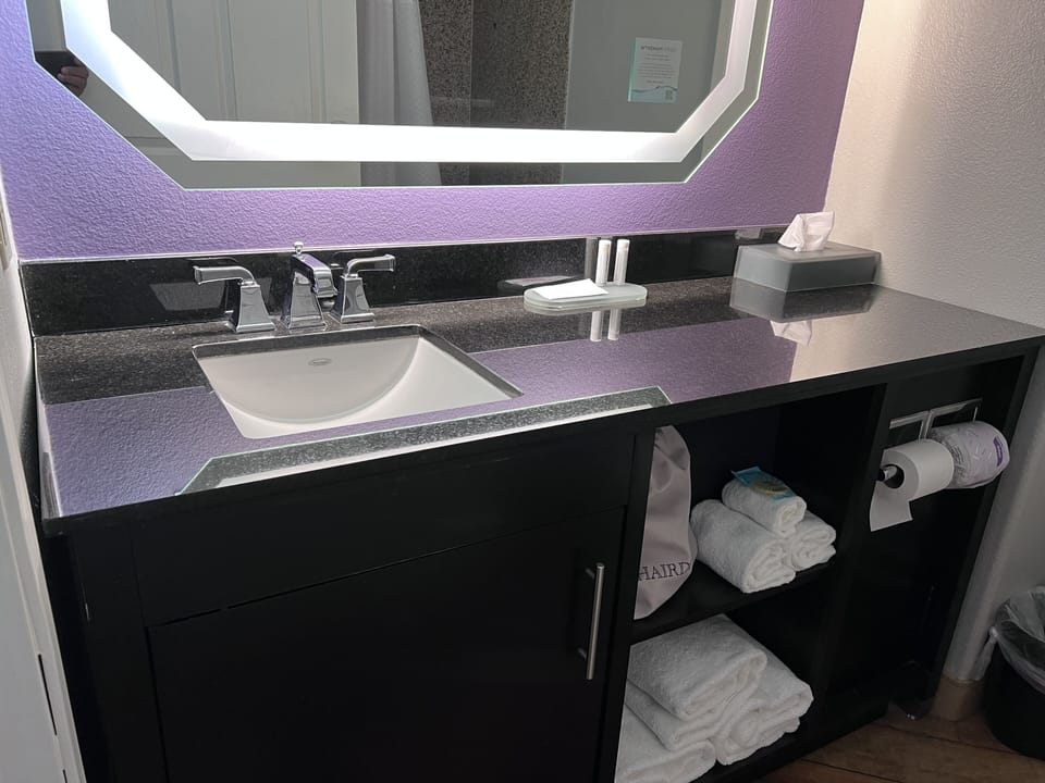 Bathtub, free toiletries, hair dryer, towels