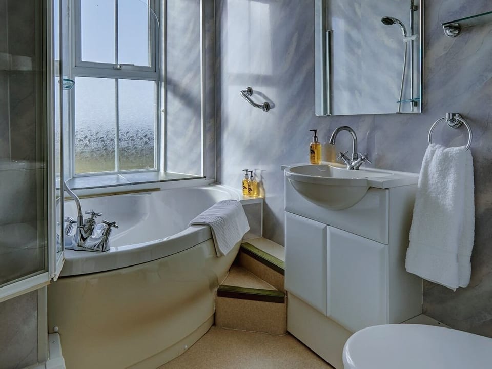 Twin Room, Private Bathroom ((External Bathroom)) | Bathroom