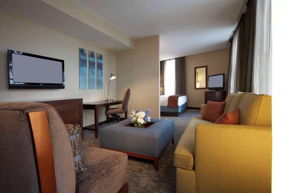 Junior Suite, 1 King Bed | Premium bedding, desk, laptop workspace, blackout drapes