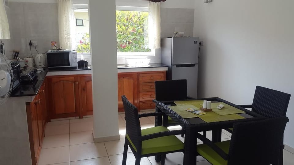 Apartment, 1 Bedroom | Private kitchenette | Full-size fridge, microwave, stovetop, electric kettle