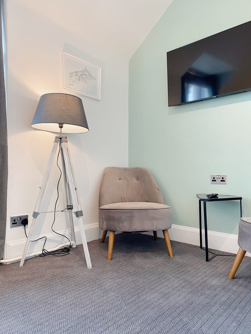 Classic Room, 1 Queen Bed | Individually decorated, iron/ironing board, free WiFi, bed sheets
