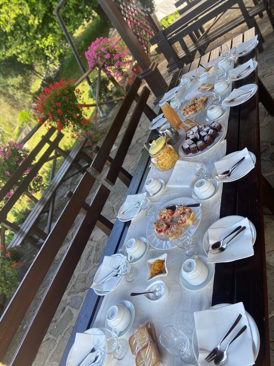 Free daily buffet breakfast