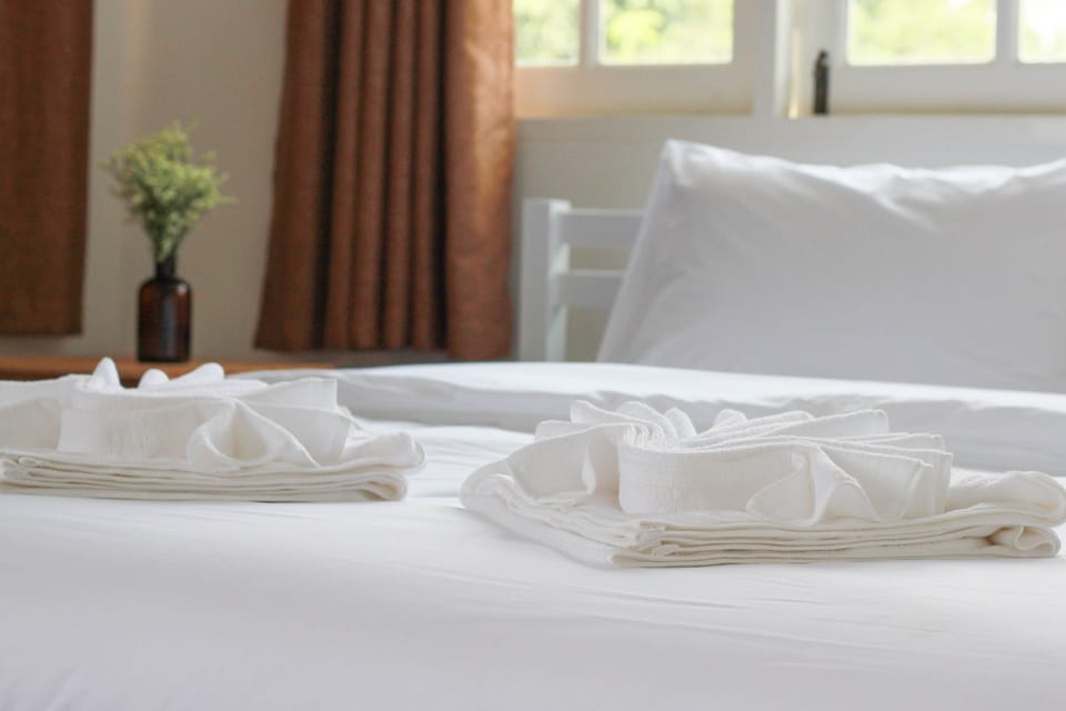 Double Room with External Private Bathroom | Desk, free WiFi, bed sheets