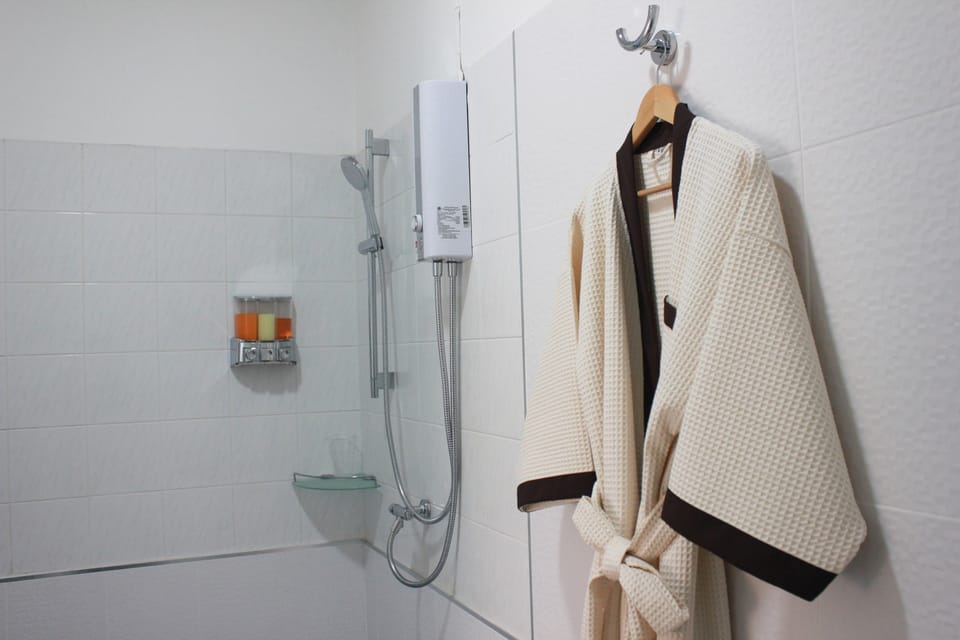 Double Room with Shared Bathroom | Bathroom amenities | Free toiletries, bathrobes, slippers, towels