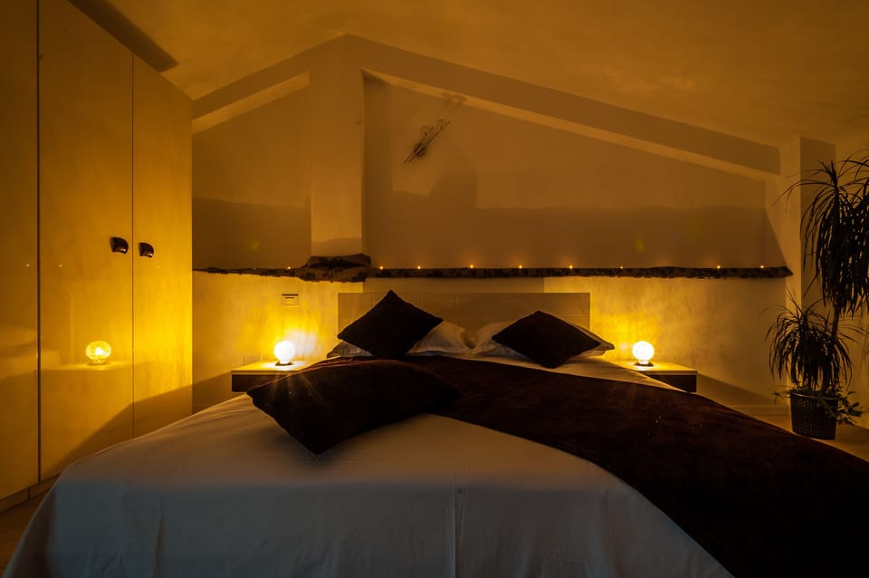 Duplex, Sea View | In-room safe, iron/ironing board, free cribs/infant beds, free WiFi