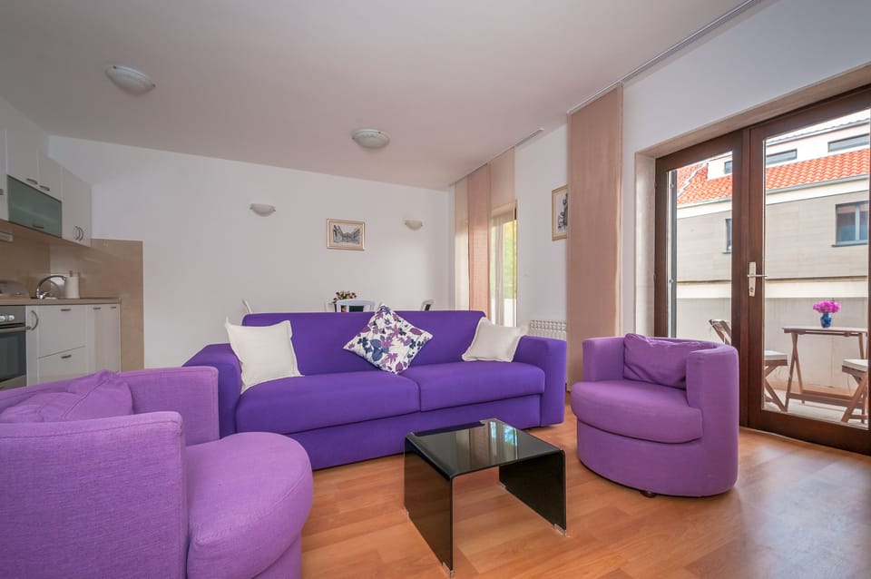 Comfort Apartment, 1 Bedroom, Balcony, Pool View | Living room | Smart TV