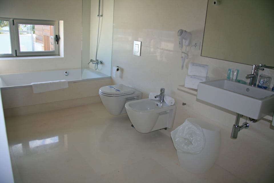 Suite, Terrace, Sea View | Bathroom | Free toiletries, hair dryer, towels