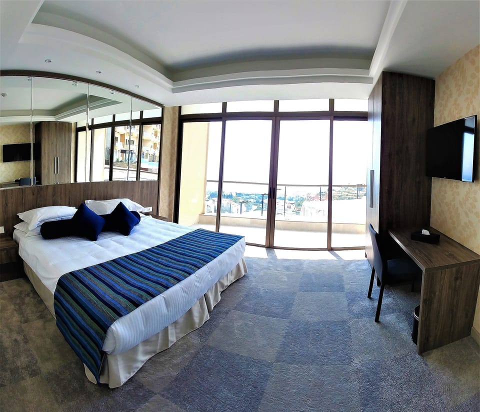 Presidential Suite, 1 Bedroom, Ocean View | 1 bedroom, minibar, in-room safe, desk