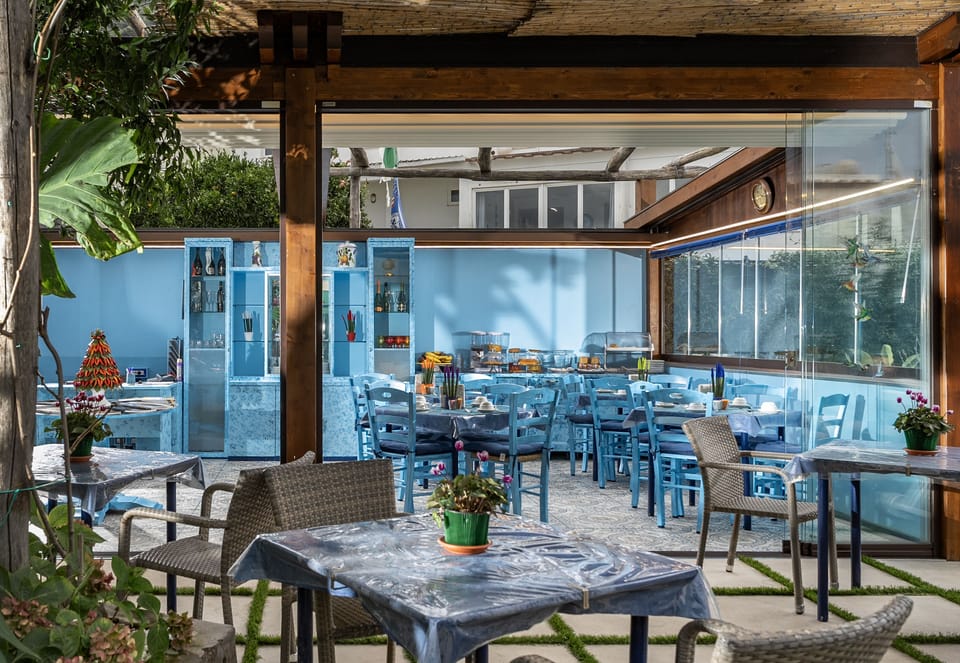 Free buffet breakfast