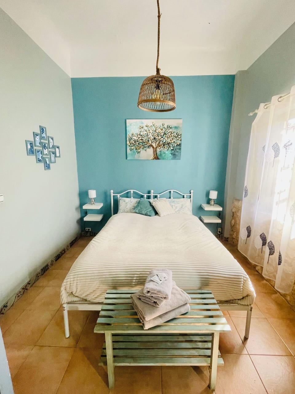 Double Room, 1 Queen Bed | Down comforters, individually decorated, individually furnished