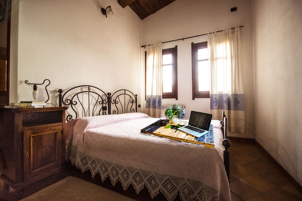 Classic Double or Twin Room, Non Smoking | 1 bedroom, iron/ironing board