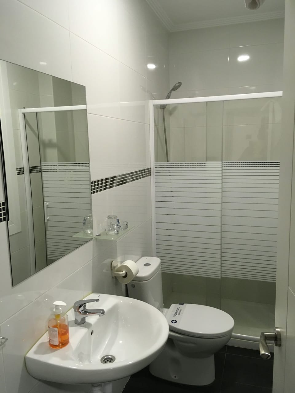 Shower, towels