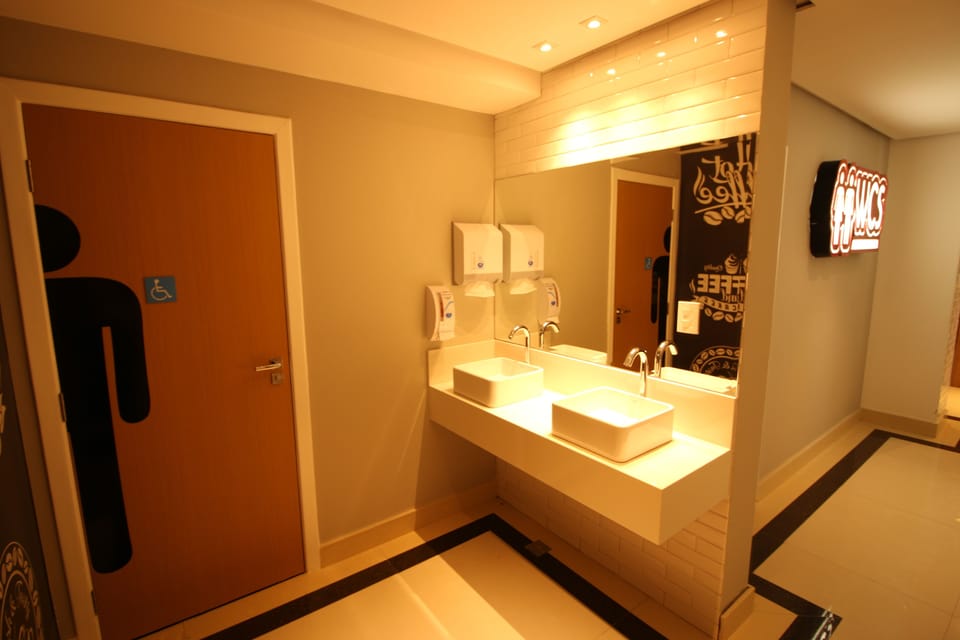 Bathroom sink