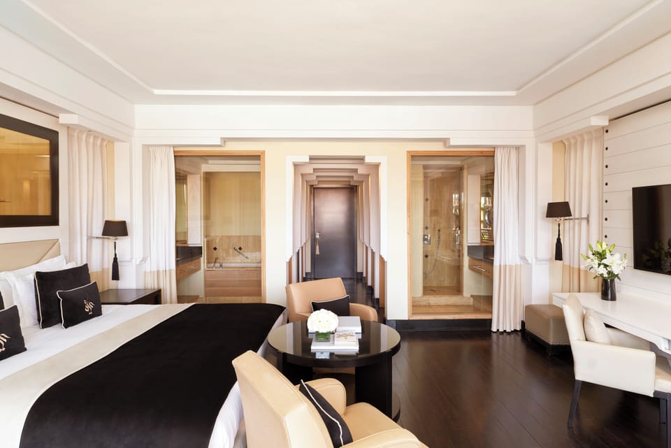 Premium bedding, pillowtop beds, minibar, in-room safe