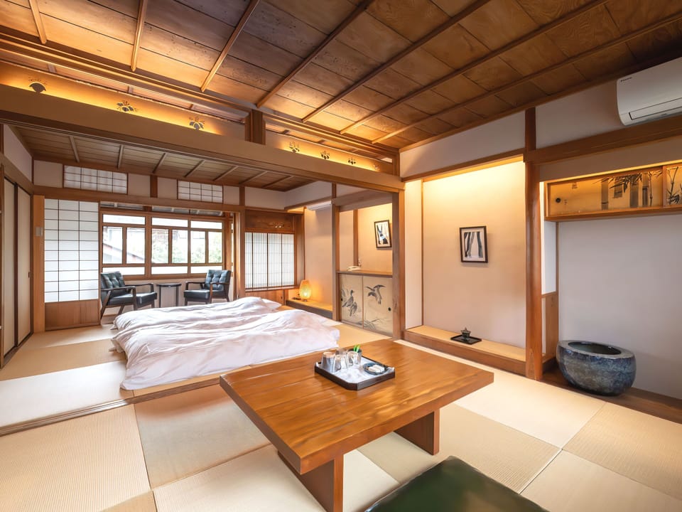 Traditional Triple Room | Minibar (free items), desk, WiFi (free), bed sheets