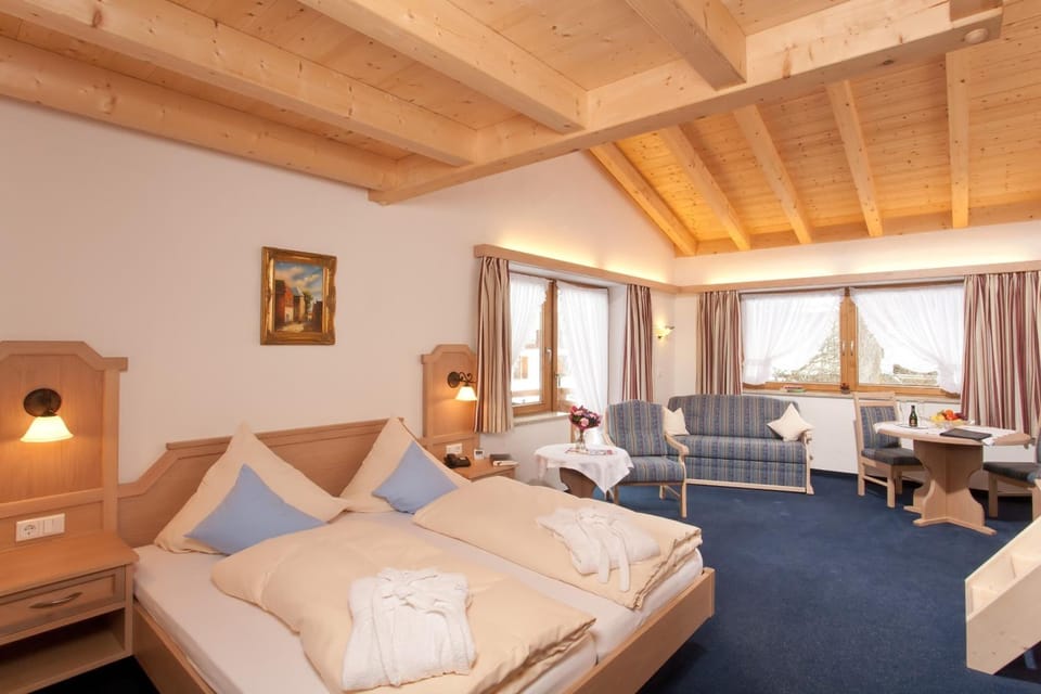 Premium bedding, minibar, in-room safe, laptop workspace