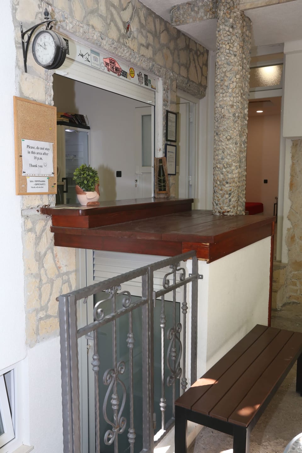 Daily continental breakfast (EUR 7 per person)