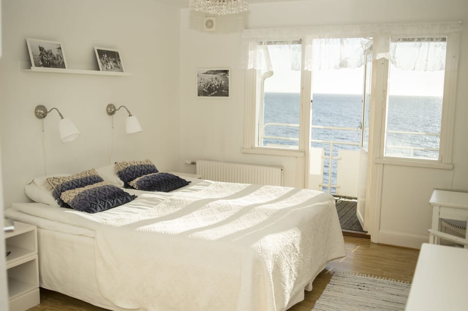 Double Room, Private Bathroom, Sea View | Individually decorated, individually furnished, iron/ironing board