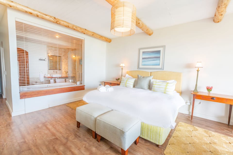 Luxury Double Room, 1 King Bed, Ocean View, Beachfront | Egyptian cotton sheets, premium bedding, Select Comfort beds, minibar
