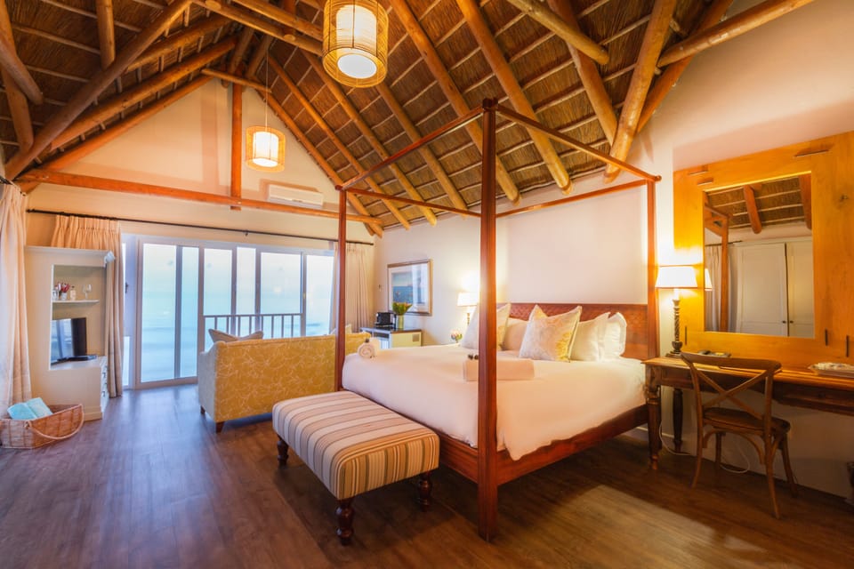 Luxury Double Room, 1 King Bed, Ocean View, Beachfront | Egyptian cotton sheets, premium bedding, Select Comfort beds, minibar