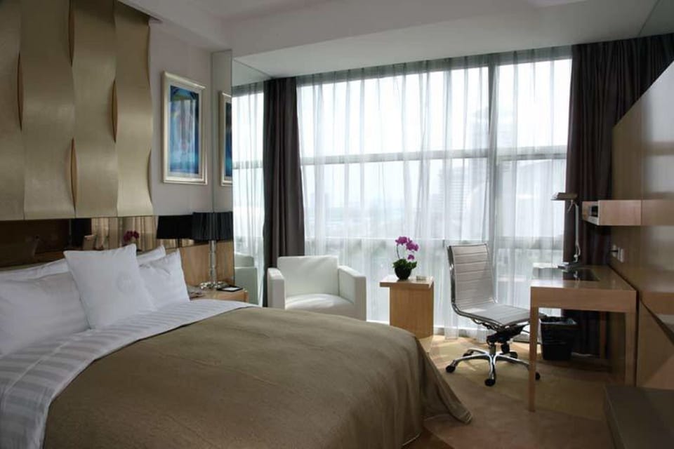 Minibar, in-room safe, desk, blackout drapes