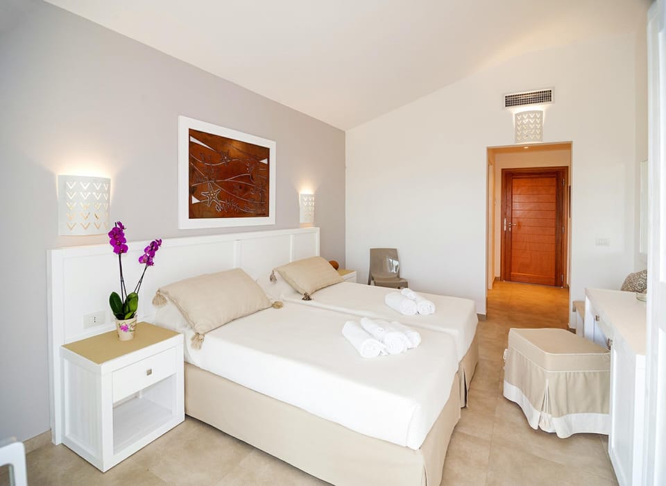 Deluxe Room | 1 bedroom, in-room safe, free WiFi, bed sheets
